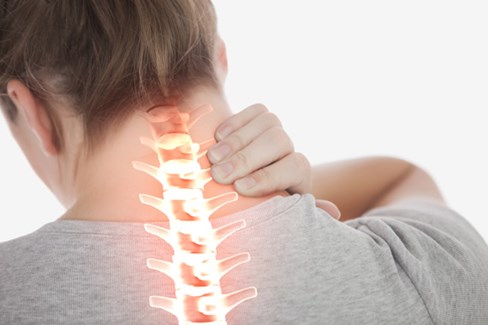 به راحتی در خانه، درد گردن خود را از بین ببرید